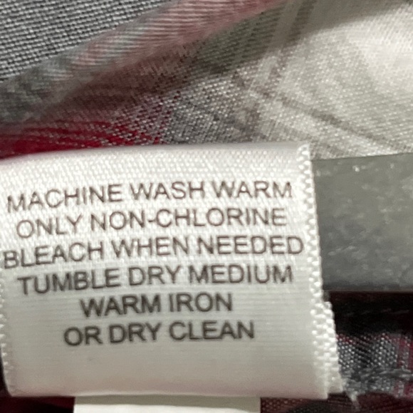 Banana Republic Factory Mens XL Shirt Button Up Long Sleeves Red/GrayPlaid - Picture 12 of 13